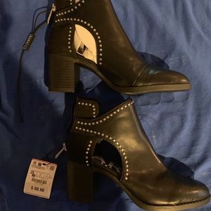 Women boots size 5